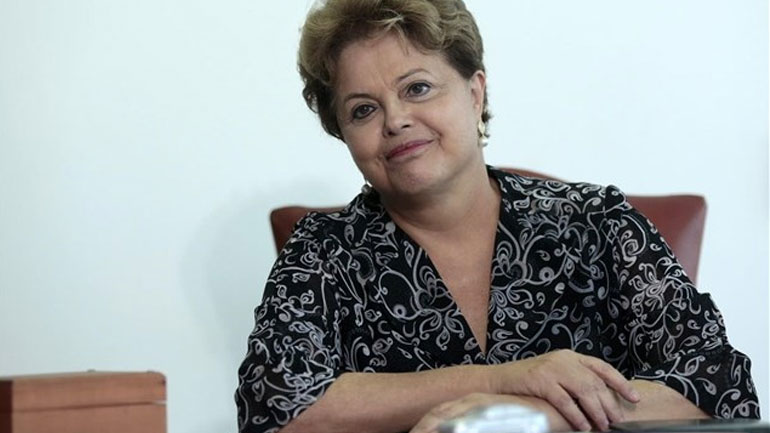 Υπέρ της αποπομπής της προέδρου Ρούσεφ τάσσονται οι Βραζιλιάνοι