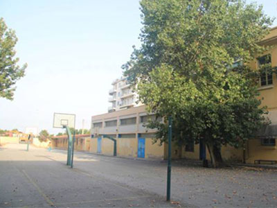 Θεσσαλονίκη: Μαθητές διδάσκονταν… στο προαύλιο του σχολείου