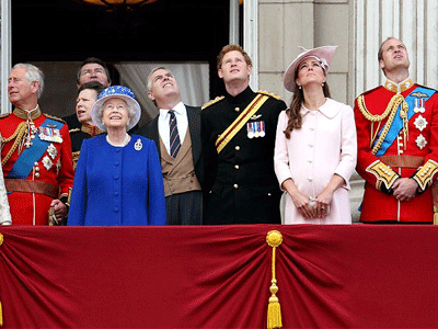 Η βασιλική οικογένεια κοστίζει 44 εκατ. ευρώ στους Βρετανούς!