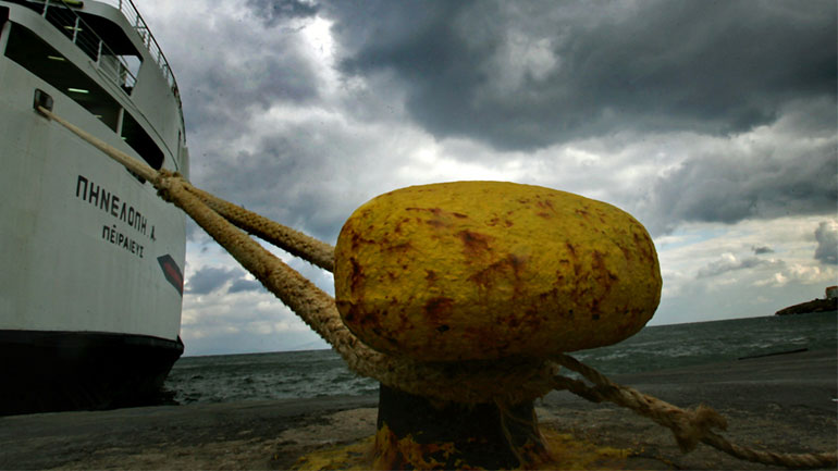 Απαγορευτικό απόπλου για Κρήτη, Κυκλάδες, Δωδεκάνησα – Aκυρώσεις δρομολογίων για τη Μ. Παρασκευή