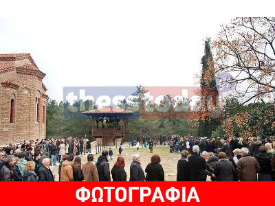 Λαϊκό προσκύνημα στον τάφο του Αγίου Παϊσίου