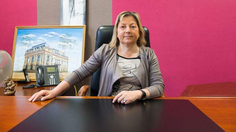 Η δήμαρχος του Καλαί απειλεί να ανοίξει τα σύνορα αν η Βρετανία δεν δεχτεί μετανάστες