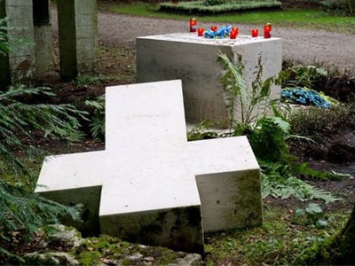 Άγνωστοι σύλησαν τον τάφο του Στεπάν Μπαντέρα στη Γερμανία