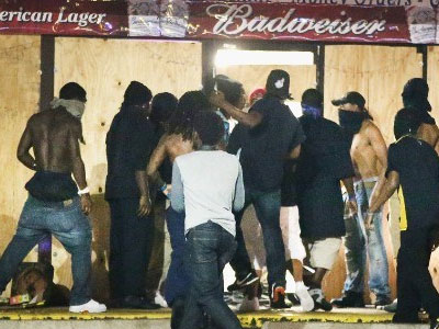 Μιζούρι: Επεισόδια με δακρυγόνα κατά διαδηλωτών