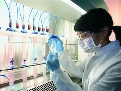 Τσεχία: Εκβιαστές απειλούν ότι θα σπείρουν τον ιό Έμπολα στη χώρα