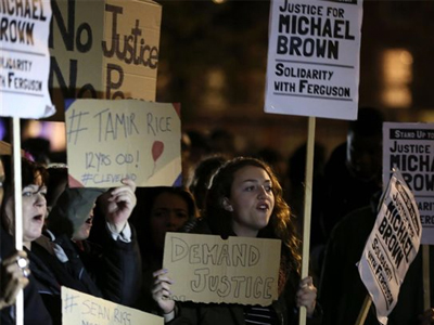 Λονδίνο: Διαδήλωση αλληλεγγύης για τα γεγονότα του Φέργκιουσον