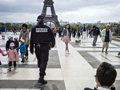 Παρίσι: Απαγορεύτηκαν τα εξωτερικά γυρίσματα ταινιών δράσης