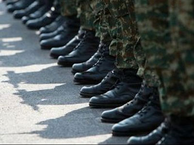 Δεν συνιστά παράβαση της ισότητας των φύλων η στράτευση των ανδρών