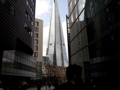 ΤΩΡΑ: Εκκενώνεται ουρανοξύστης στο Λονδίνο