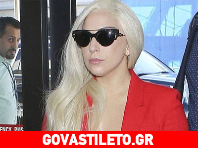 Lady Gaga: Το αβυσσαλέο ντεκολτέ που ξεσήκωσε ένα ολόκληρο αεροδρόμιο!