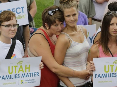 ΗΠΑ: Το Ανώτατο Δικαστήριο δεν επανέφερε την απαγόρευση των γάμων ομοφυλοφίλων