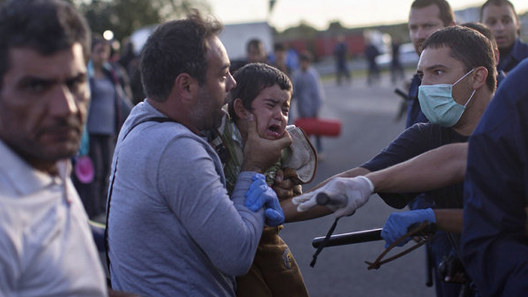 Σπρέι πιπεριού κατά προσφύγων στην Ουγγαρία