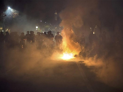 Καλιφόρνια: Βίαιη κατάληξη σε διαδηλώσεις κατά της αστυνομικής βίας σε μαύρους