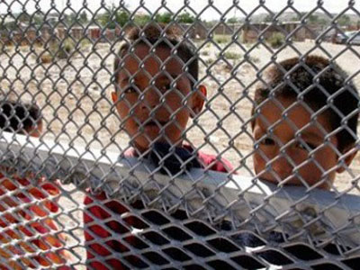 «Οι ανήλικοι μετανάστες απειλούν την εθνική ασφάλεια του Τέξας»