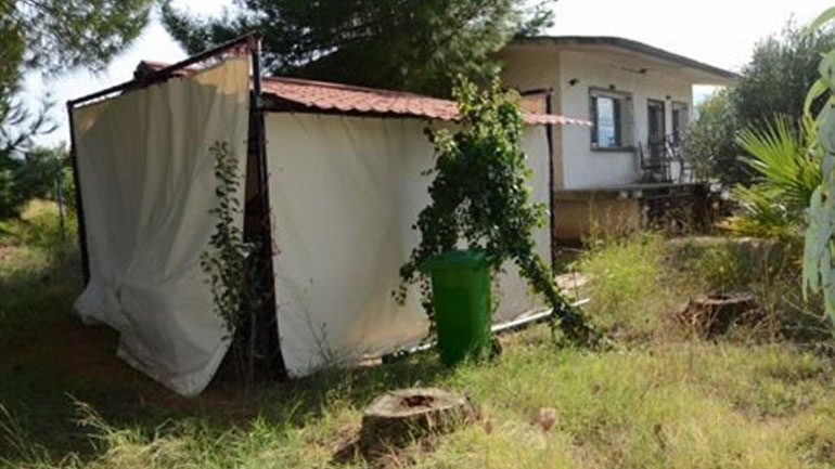 Οπλοστάσιο η αγροικία του Πετρακάκου στον Μώλο Φθιώτιδας