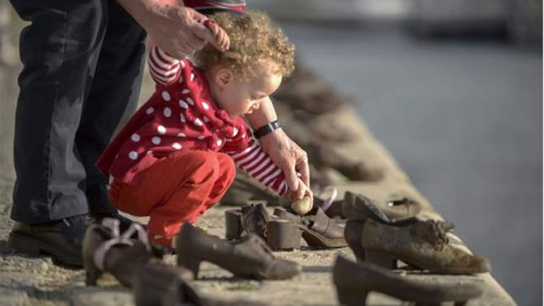 Ουγγαρία: «Επιπόλαια» τα σχόλια του διευθυντή του FBI για το Ολοκαύτωμα
