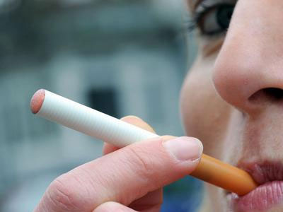 Έρευνα: Δεν καπνίζουν ηλεκτρονικό τσιγάρο οι ανήλικοι