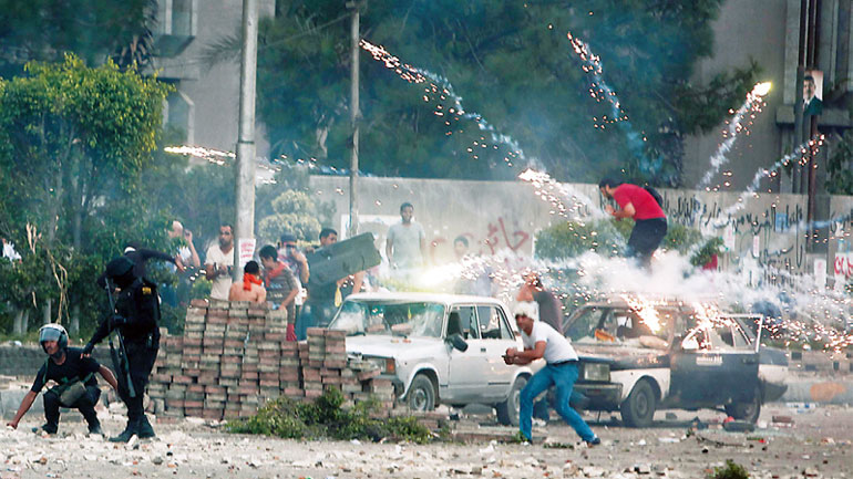 Αίγυπτος: Δύο νεκροί και πέντε τραυματίες από έκρηξη βόμβας