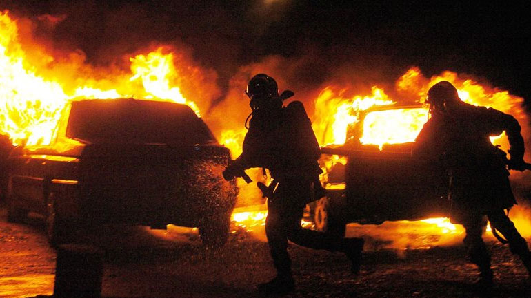 Ρώμη: Πέντε αυτοκίνητα με ρουμανικές πινακίδες έγιναν παρανάλωμα του πυρός