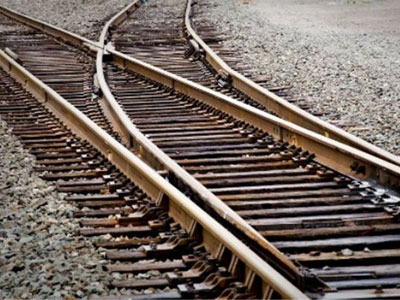 Ξήλωσαν ράγες του ΟΣΕ βάρους ενός τόνου