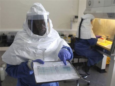 Γκάνα: Αμερικανός πιθανώς το νέο θύμα του Έμπολα