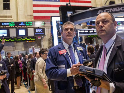 Με απώλειες άνω του 1% έκλεισε η Wall Street