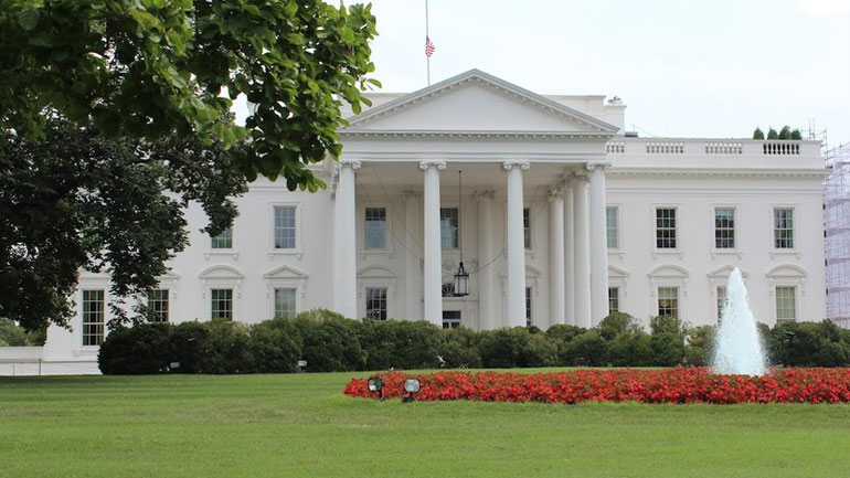 Λευκός Οίκος: Ζητεί συμμετοχή όλων των πλευρών στις συνομιλίες για τη Συρία