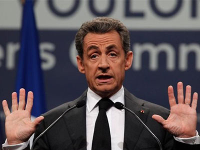 Ο Σαρκοζί θέλει να «σκίσει» το νόμο για τους γάμους των ομοφυλόφιλων