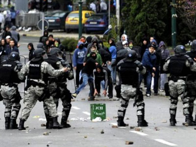 Αυστηρές ποινές φυλάκισης σε έξι διαδηλωτές για τα επεισόδια στα Σκόπια