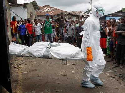 Αγγίζει τις 7.000 ο αριθμός των νεκρών από Έμπολα