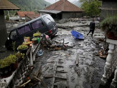 Δωρεές ύψους 106 εκατ. ευρώ για τις πλημμύρες στη Σερβία