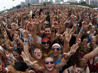 Επενδύσεις για να τονωθεί ο νεανικός πληθυσμός ζητά ο ΟΗΕ