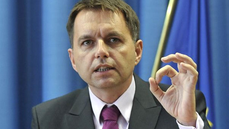 Καζίμιρ: Η Ελλάδα πρέπει να σταματήσει τα πολιτικά παιχνίδια