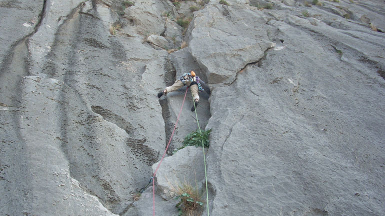 Ορειβάτης σκοτώθηκε από πτώση βράχου κατά την κατάβασή του στον Μύτικα