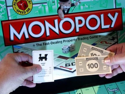 Η επετειακή Monopoly κυκλοφορεί με αληθινά ευρώ για 80 τυχερούς!