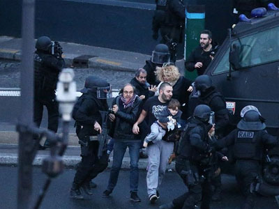 «Τα θύματα στο εβραϊκό παντοπωλείο πιθανώς σκοτώθηκαν από την αρχή της ομηρίας»