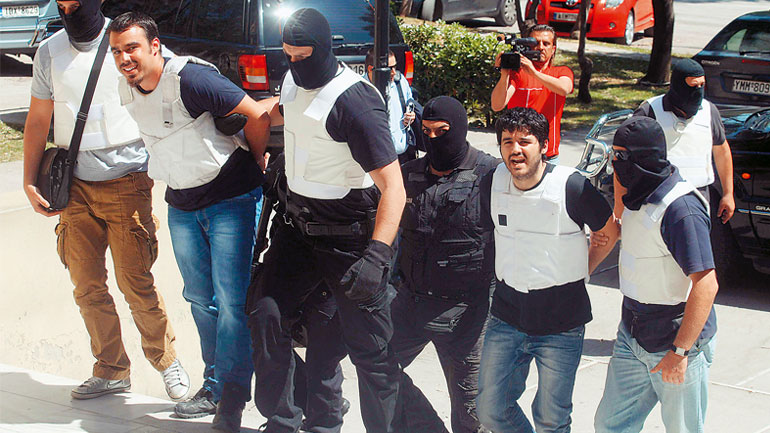 Καταγγελία απεργού πείνας για παράτυπο σωματικό έλεγχο