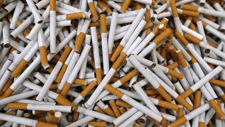 Γαλλία: Εγκρίθηκε η πρόταση για ομοιόμορφα, ουδέτερα πακέτα τσιγάρων