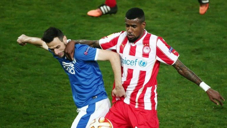 Ψάχνει λύση για Σαντάνα η Σάλκε