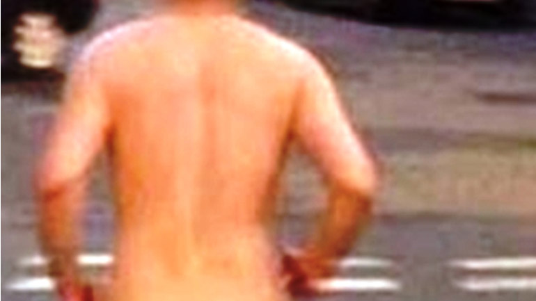 Ημίγυμνος προκάλεσε αναστάτωση σε γειτονιά της Πάτρας