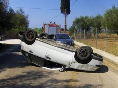 Ηράκλειο: Τέσσερα άτομα σε ανατροπή αυτοκινήτου