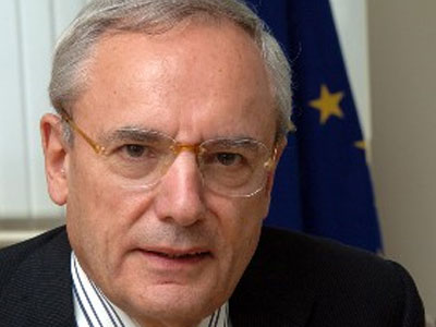 Jacques Barrot: «Σεβαστείτε τους κανόνες για το άσυλο»