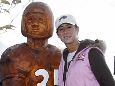 Έκλεψε ξύλινο άγαλμα 500 κιλών για να το σώσει