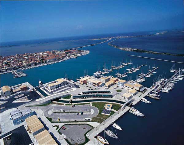 Πρόσκρουση Ε/Γ-Ο/Γ «ΕΛΕΝΗ» στη Λευκάδα