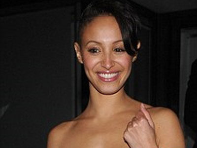 Νέος σύντροφος για την Amelle;