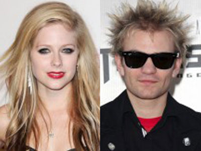 Μόνη η Avril Lavigne