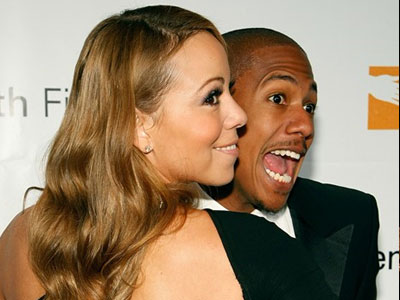 Το τηλέφωνο τους φέρνει πιο κοντά…