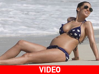 Δεν μπορεί να κρύψει την χαρά της Δεν μπορεί να κρύψει την χαρά της