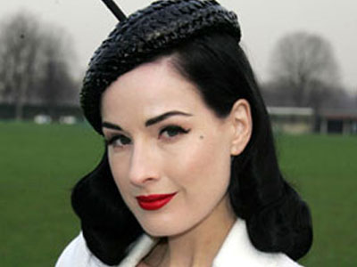 Dita Von Teese: Θέλω να μετενσαρκωθώ σε σκύλο