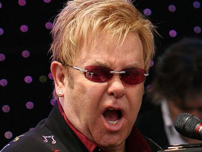 Στο πλευρό παιδιών με HIV ο Elton John